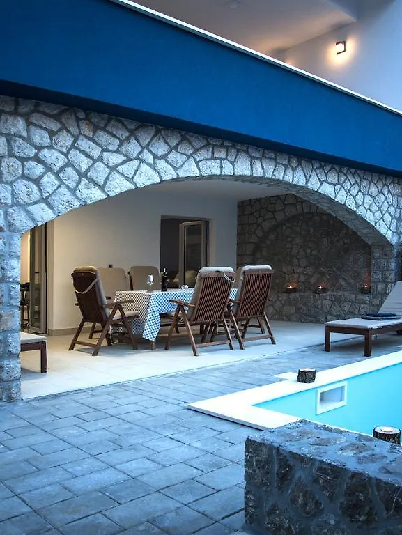 Apartments Petra Njivice