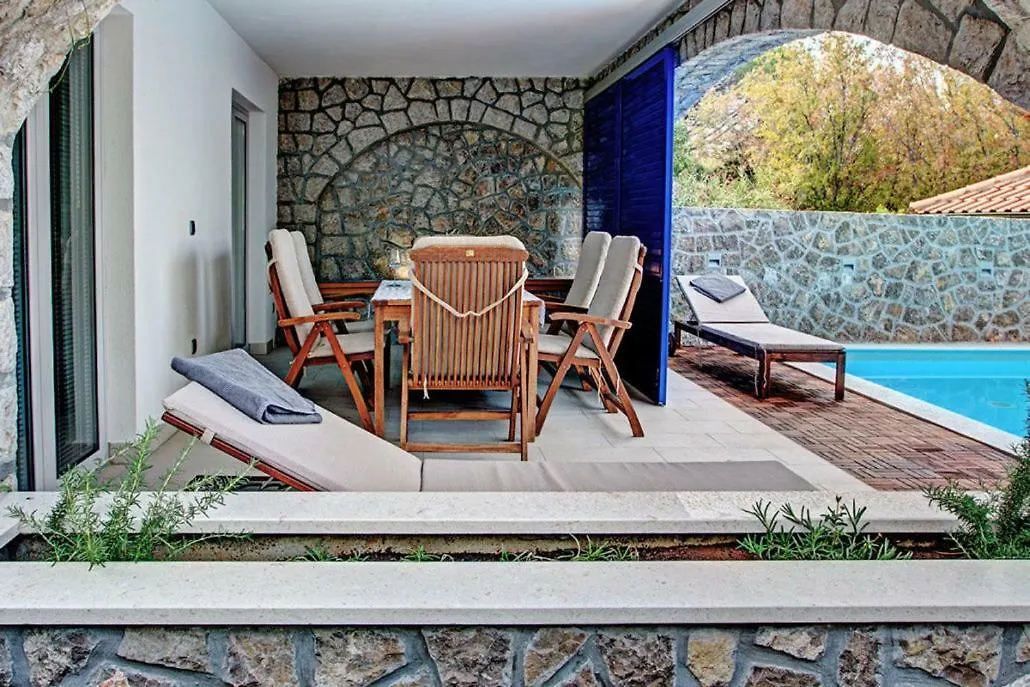 Apartments Petra Njivice Croatia